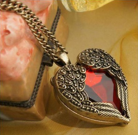 Collier pendentif rétro en forme de coeur